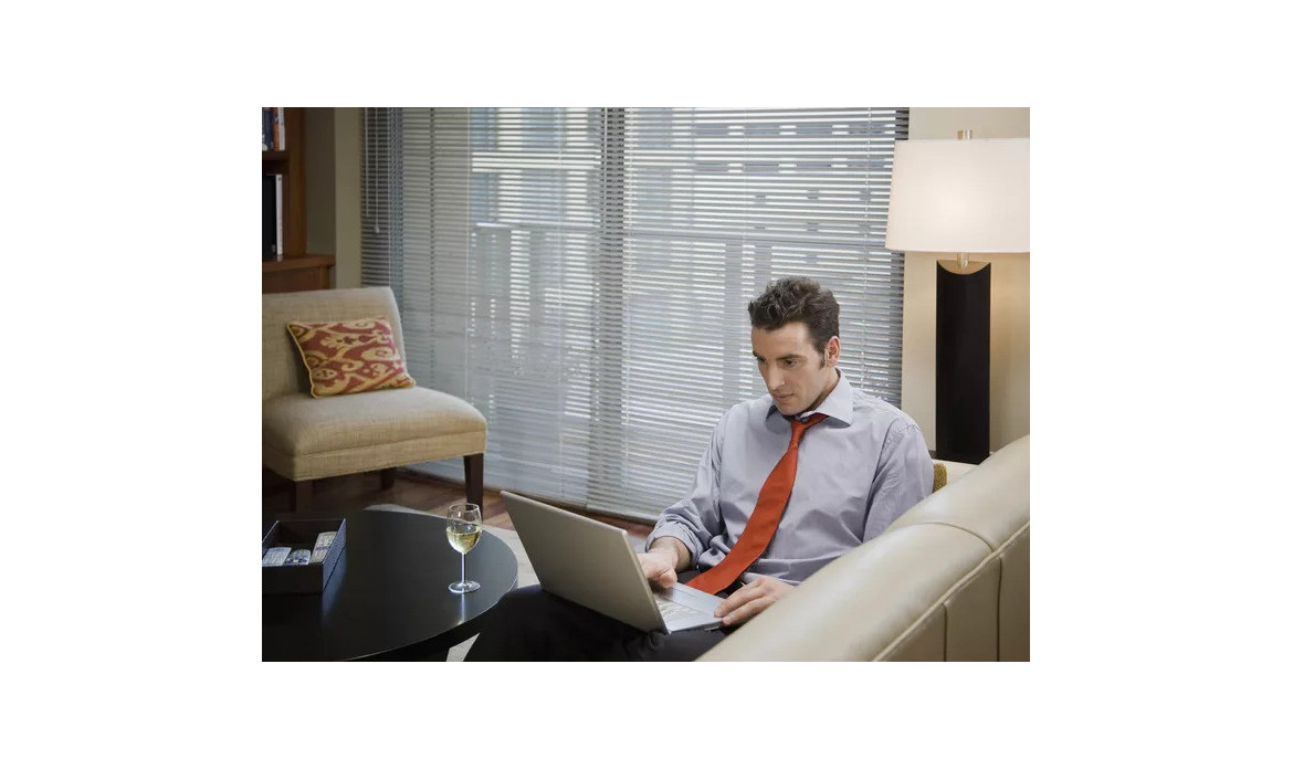 Jak zaaranżować okna w domowym pokoju biurowym?